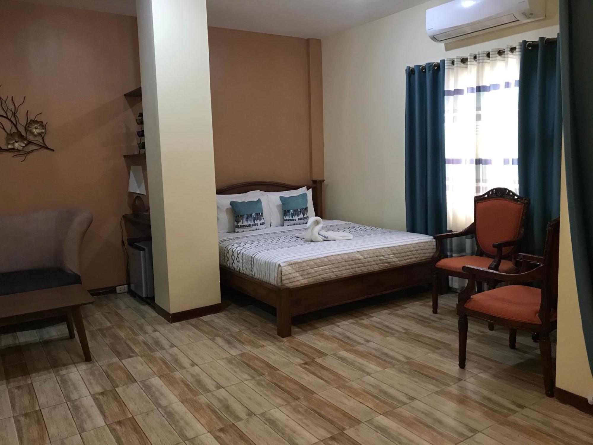 Charos Dormitel Hotel Dumaguete City Eksteriør billede