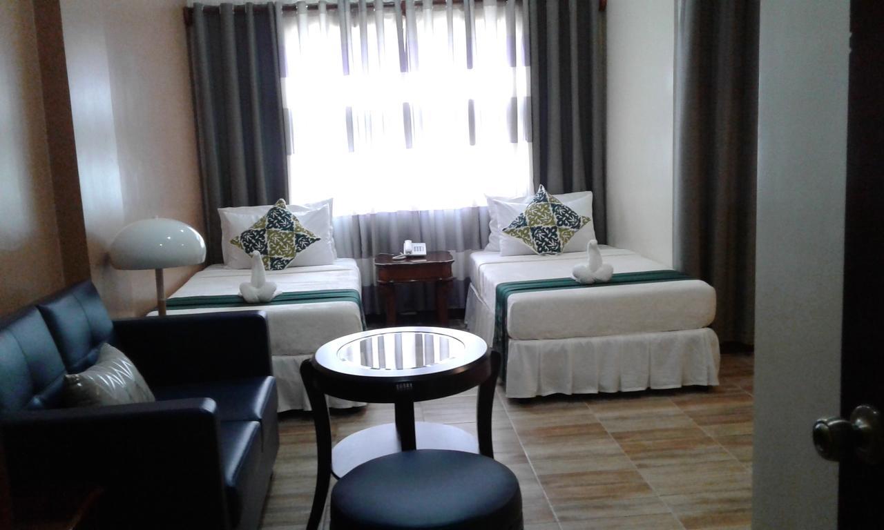 Charos Dormitel Hotel Dumaguete City Eksteriør billede