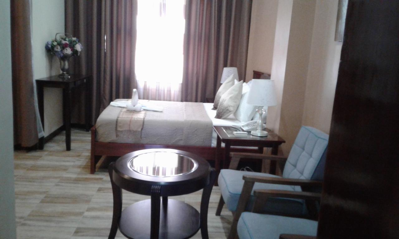 Charos Dormitel Hotel Dumaguete City Eksteriør billede