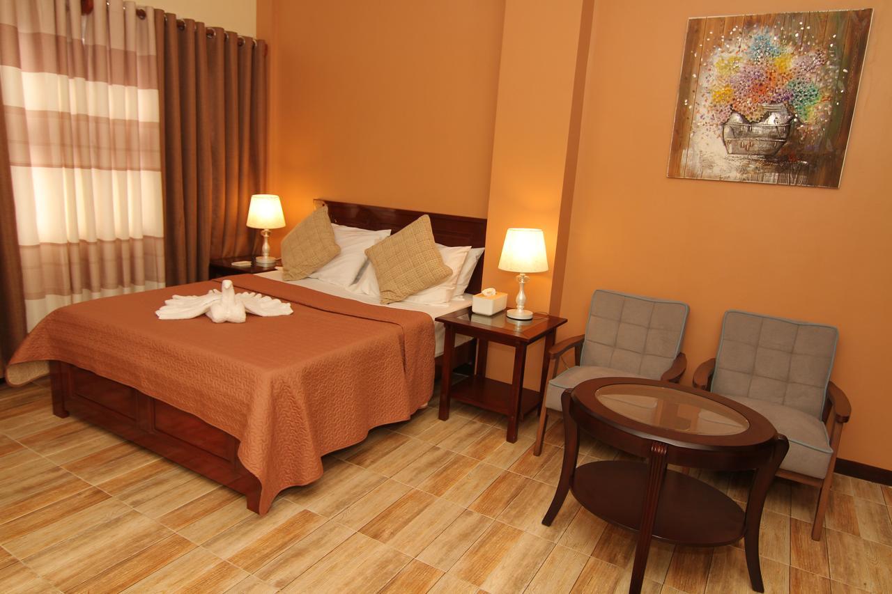 Charos Dormitel Hotel Dumaguete City Eksteriør billede