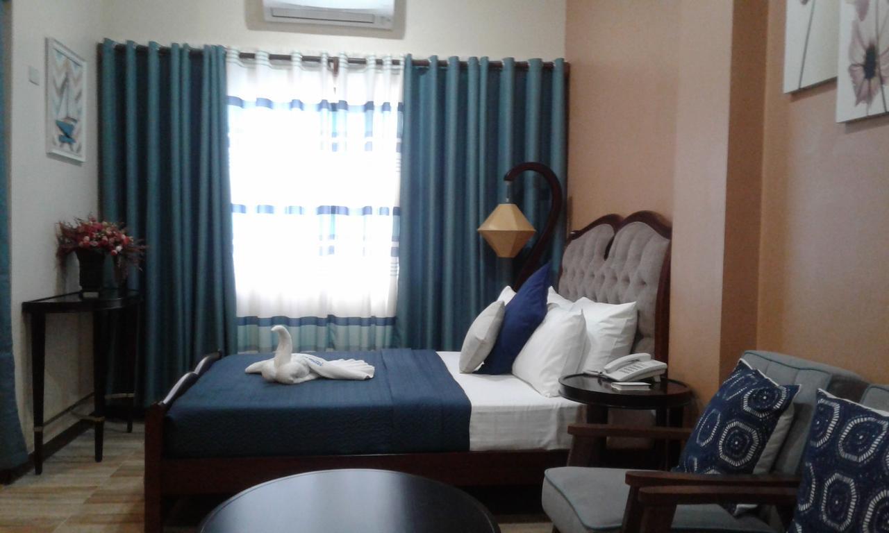 Charos Dormitel Hotel Dumaguete City Eksteriør billede