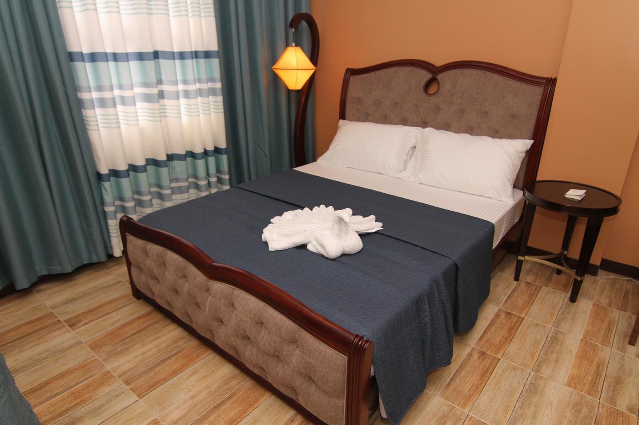 Charos Dormitel Hotel Dumaguete City Eksteriør billede