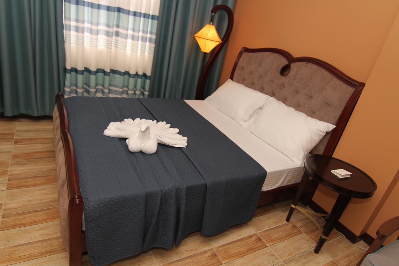 Charos Dormitel Hotel Dumaguete City Eksteriør billede