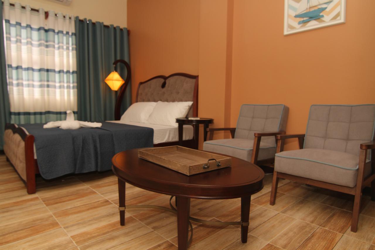 Charos Dormitel Hotel Dumaguete City Eksteriør billede