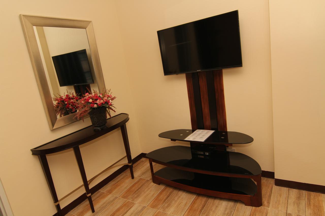 Charos Dormitel Hotel Dumaguete City Eksteriør billede